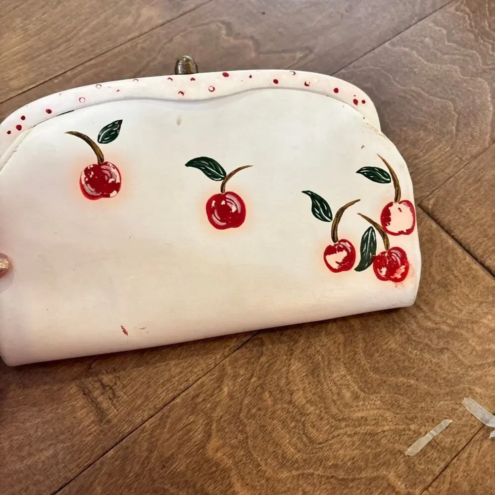 Vtg Handpainted 50s Hand Painted Cherry White Clutch Kiss Lock Chain Bag